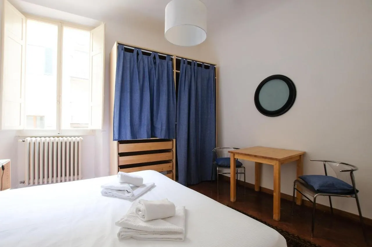 Space, Comfort And Beauty Near Ponte Vecchio Florence